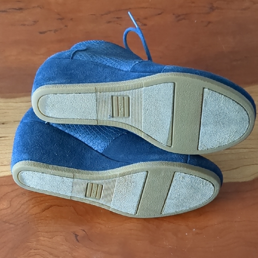Toms Navy Suede Lace-Up Ankle Boots - Picture 5 of 5
